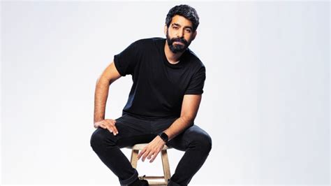 rahul kohli religion|Rahul Kohli on His Midnight Mass Brown, Bearded。